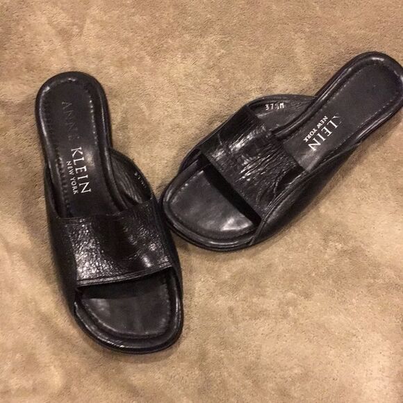 Anne Klein’s Black Leather Slip On Sandals - Picture 1 of 5